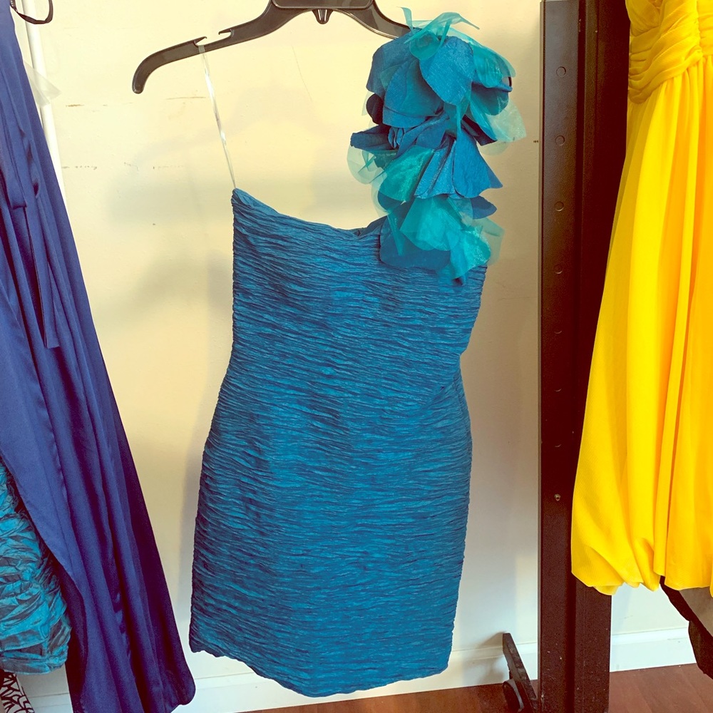 One shoulder dress